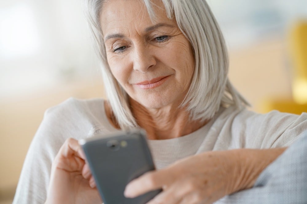lady creating a dating profile